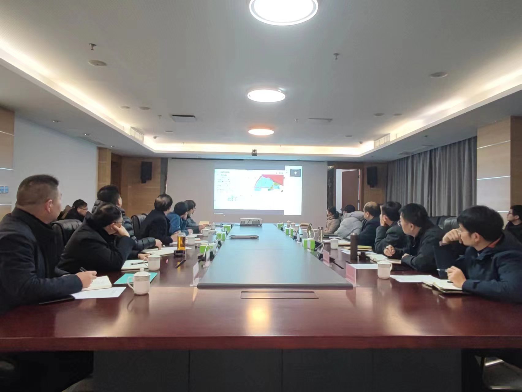 集團召開黃海新區(qū)濱海片區(qū)供熱管道、公共2.jpg
